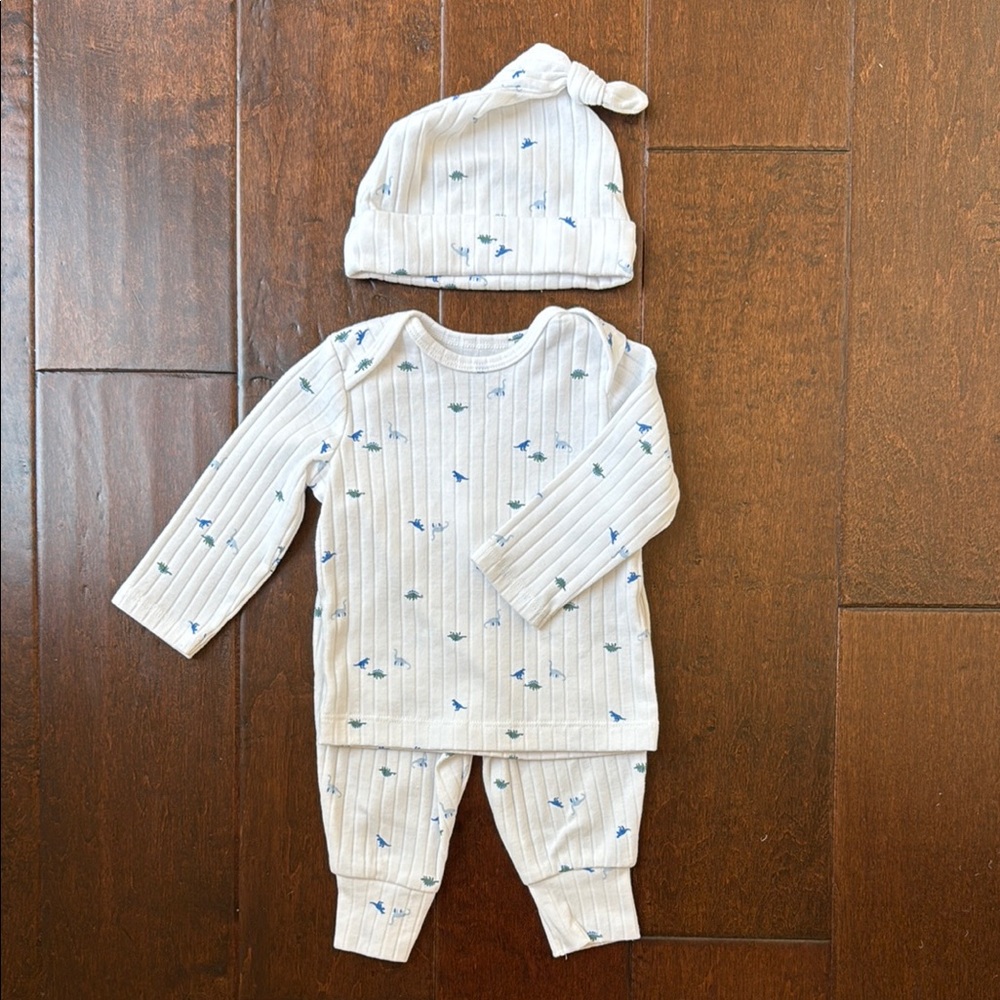 Carter’s White/Blue Pattern Dinosaur Baby Outfit Set w/ Hat 0-3m Great Condition